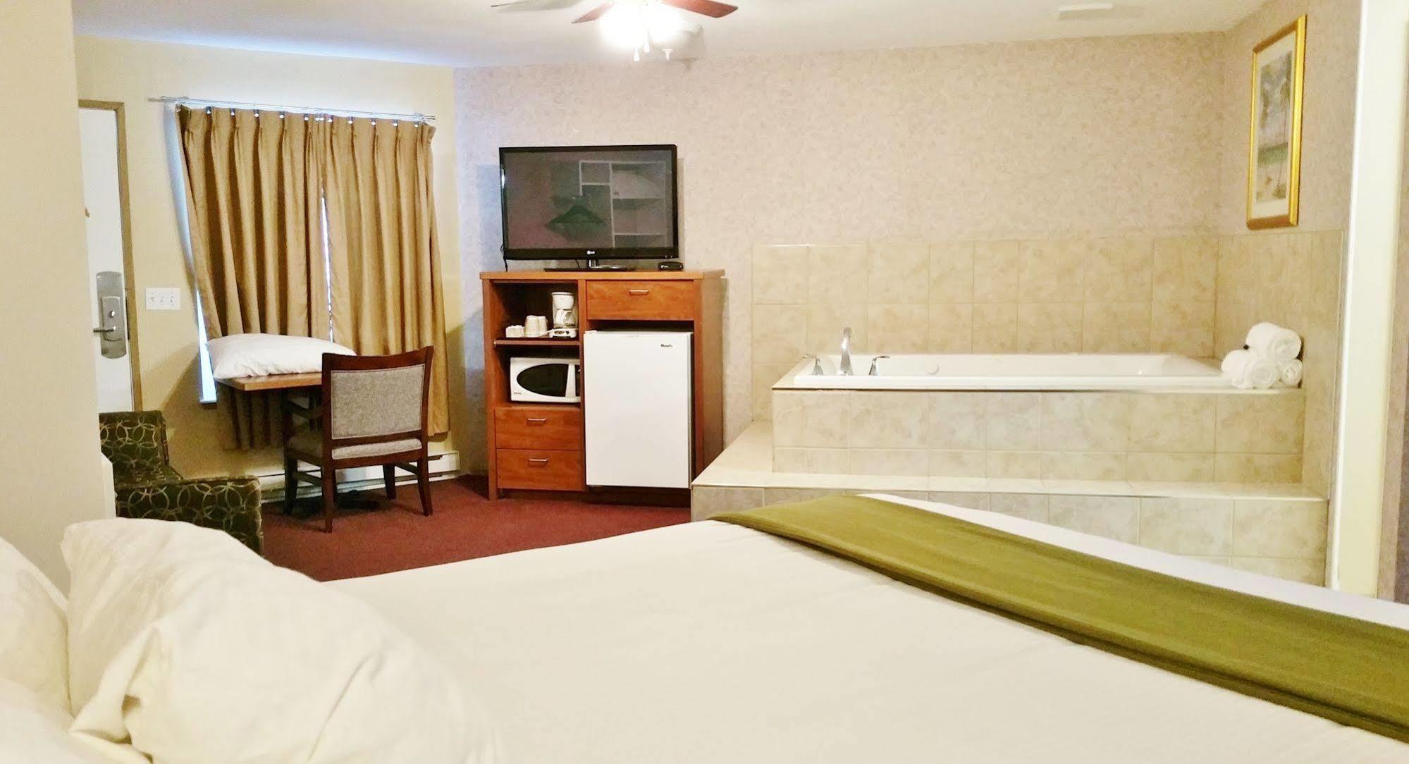 Alpine Motel Kamloops Ngoại thất bức ảnh